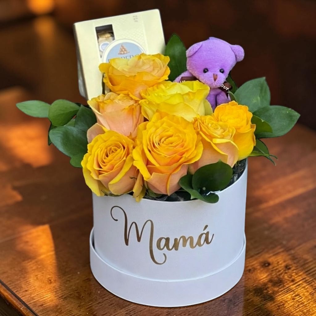 Ramo de flores varios colores con peluche pequeño, chocolate ferrero en Guayaquil vista 1