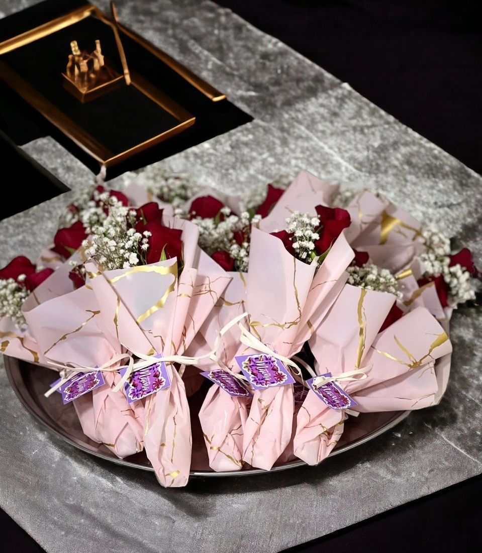 Rosas solitarios para empresas por el día de la madre en Guayaquil  - Florería DIFIORI Guayaquil